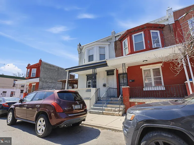 3906 N Delhi St — Photo 2