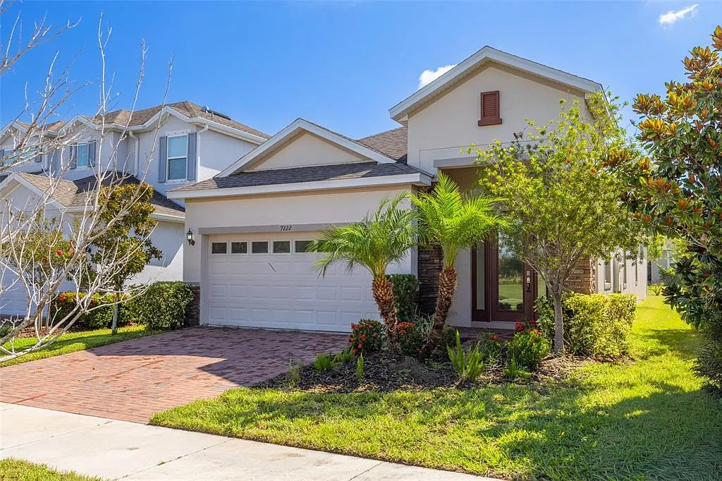 3 bed, 2.0 bath, 1932 sqft, $2,700 — Photo 3