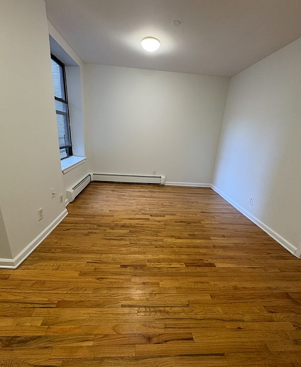 1st image of 309 Glenhill Ave Floor 1
