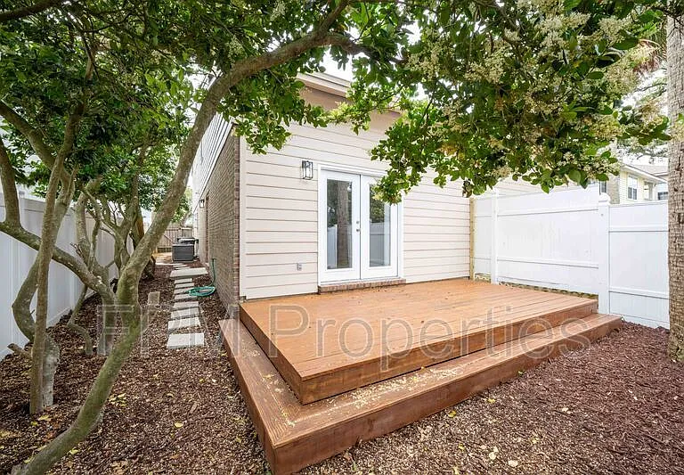 176 E Coast Dr — Photo 8
