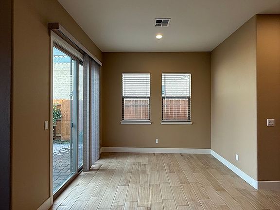 5th image of 1502 Wildrye Ct