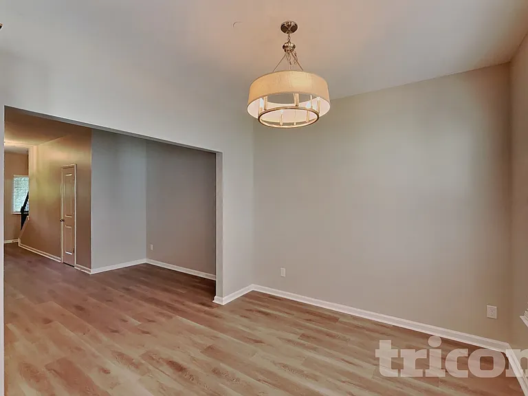 512 Hickory Leaf Ct — Photo 4