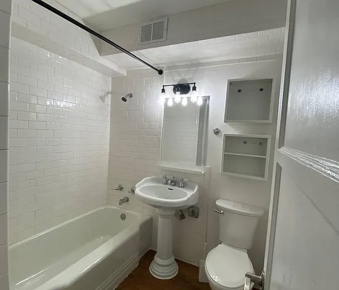 1400 Hubbell Pl #502 — Photo 9