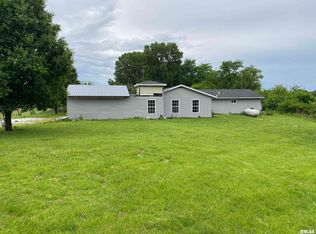 2067 New Lake Rd, Jacksonville, IL 62650