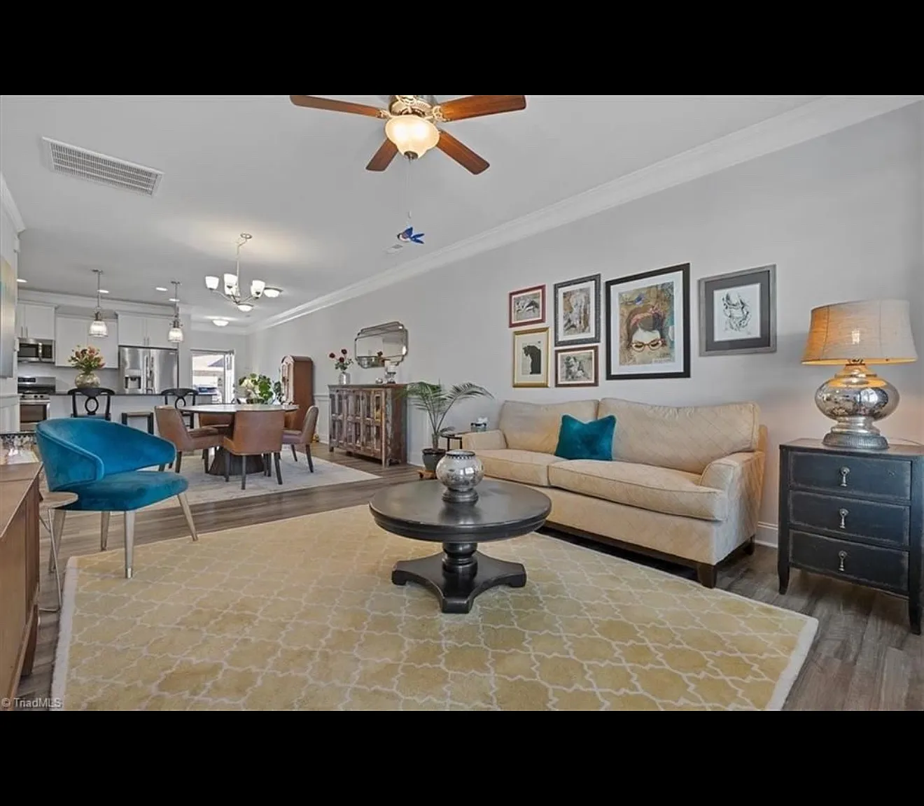 4 bed, 2439 sqft, $2,290 — Photo 4