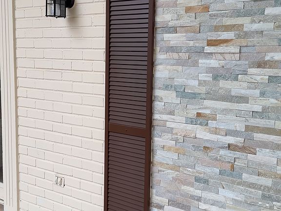 2nd image of 721 Lexington Dr