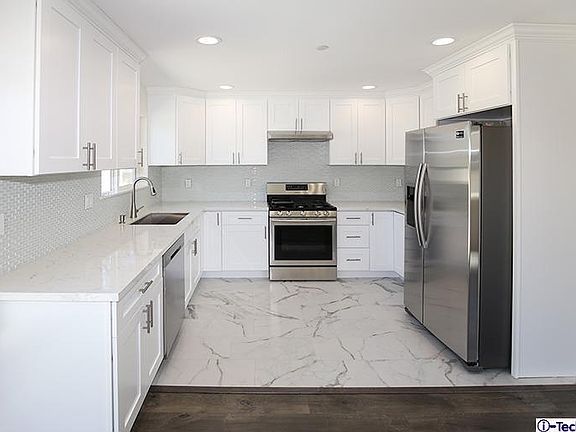 3rd image of 7788 Varna Ave