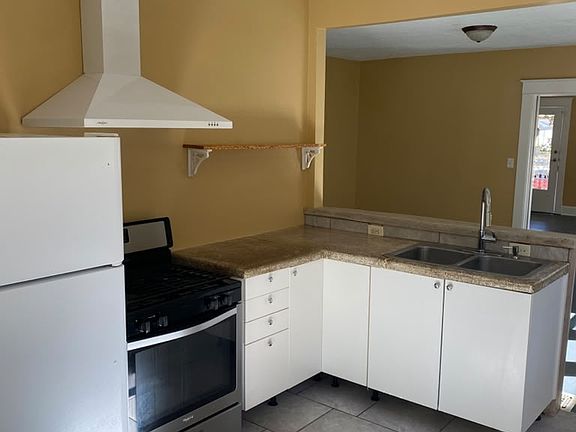4th image of 3020 Shriver Ave