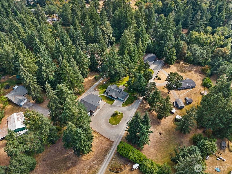 3rd image of 17033 Sargent Road SW