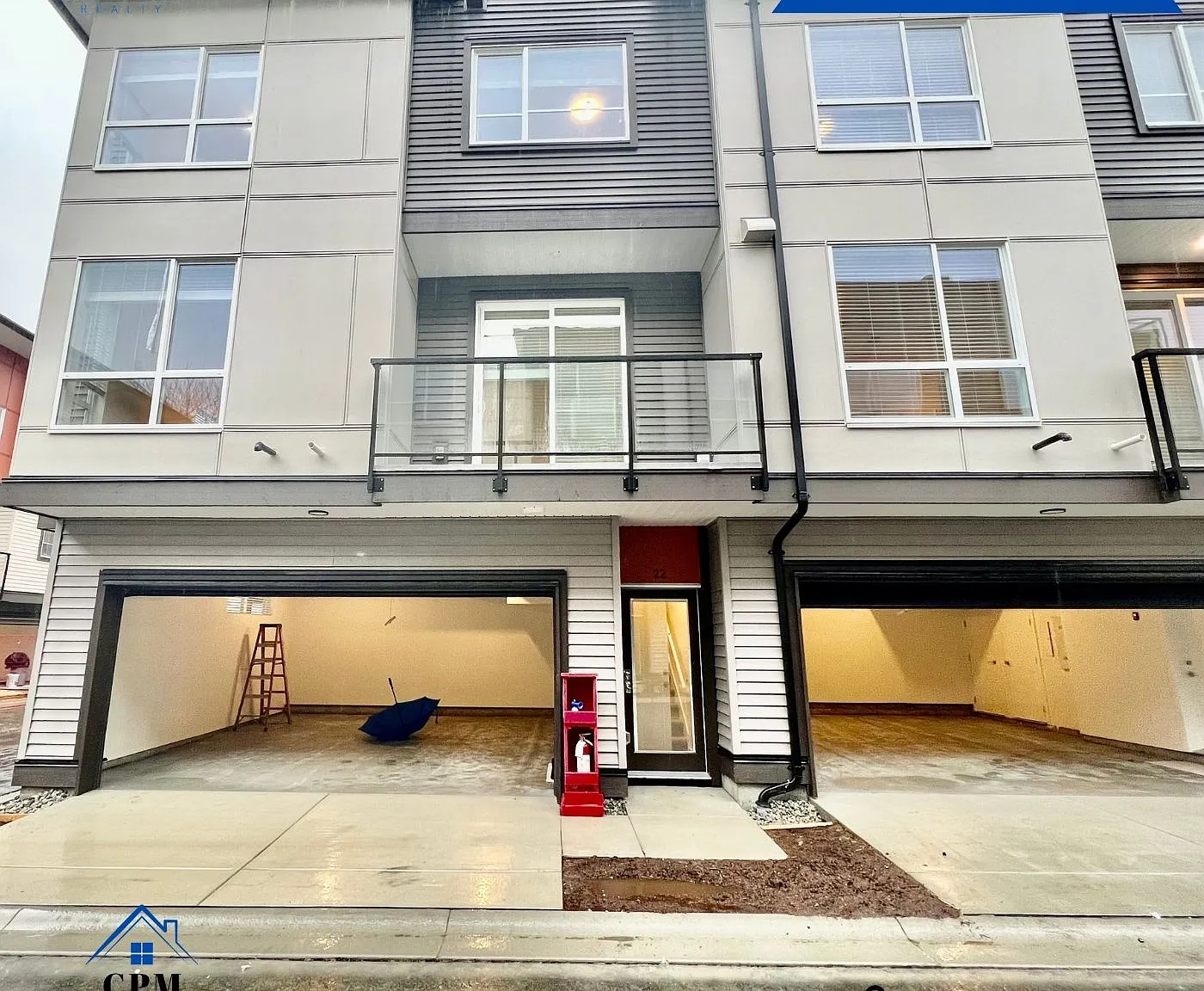 3 bed, 2.5 bath, 1333 sqft, $3,400 — Photo 1