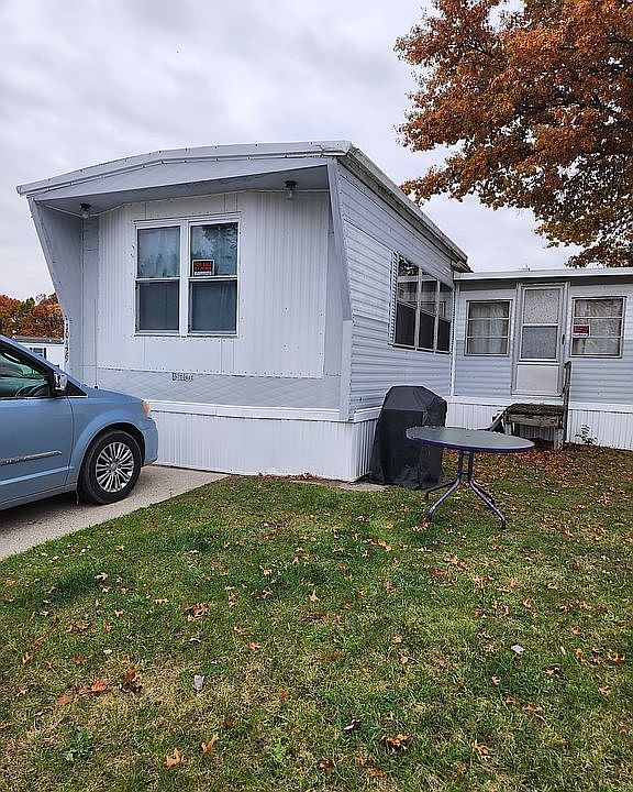 10429 Neptune St NE, Rockford, MI 49341 Zillow
