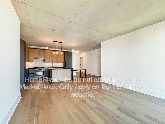 4th image of 234 W Polk St #2804