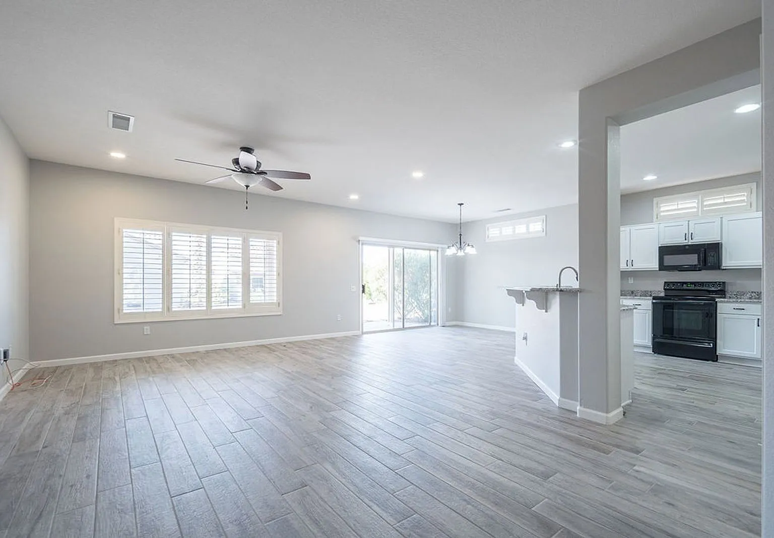 2 bed, 2.0 bath, 1414 sqft, $1,900 — Photo 4