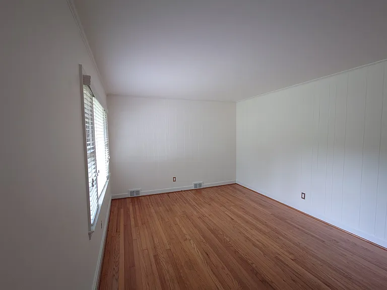 60 Glenwood St — Photo 2