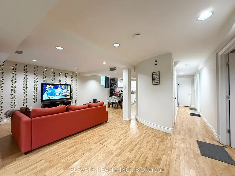 1556 Princelea Pl — Photo 2