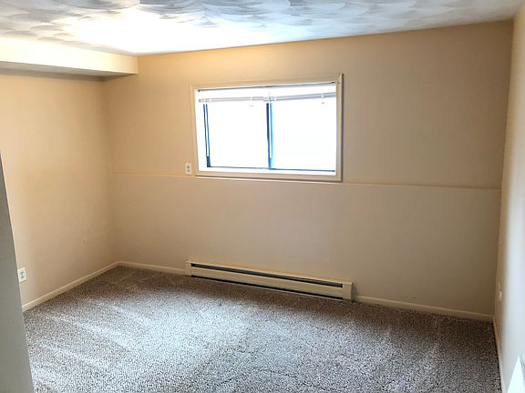 3rd image of 3811 Sandhurst Dr APT 109