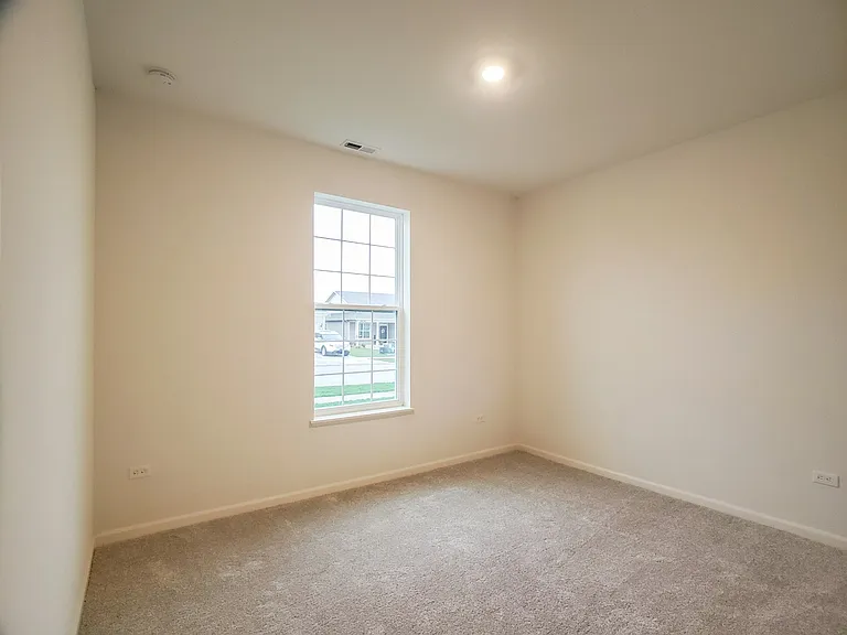 14347 Clover Ave — Photo 11