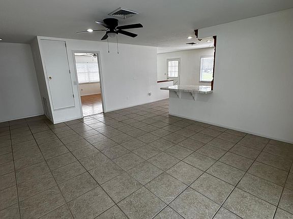 4th image of 2632 Suncrest Dr