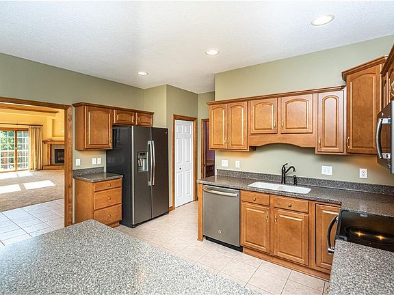 2nd image of 6325 Stonebrook Dr #1B