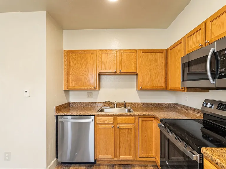 38 W Navajo St #B — Photo 10