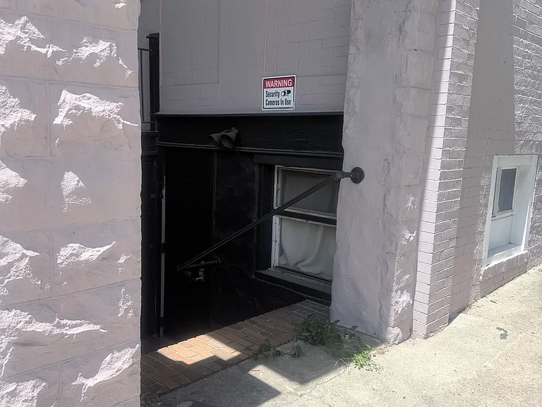 236 E 25th St #3 — Photo 5
