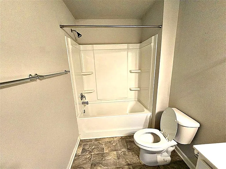 121 Valimar Dr — Photo 16