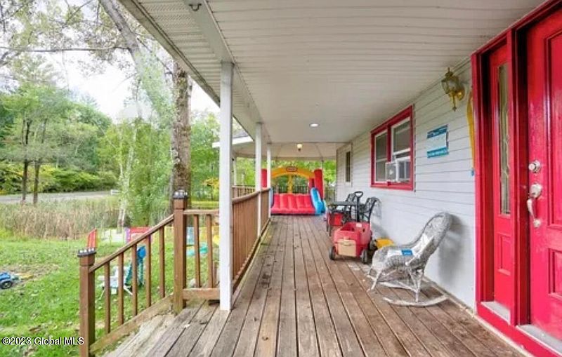 3rd image of 616 Oak Hill Road
