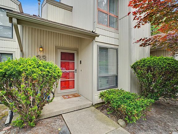 4th image of 33 Colony West Dr