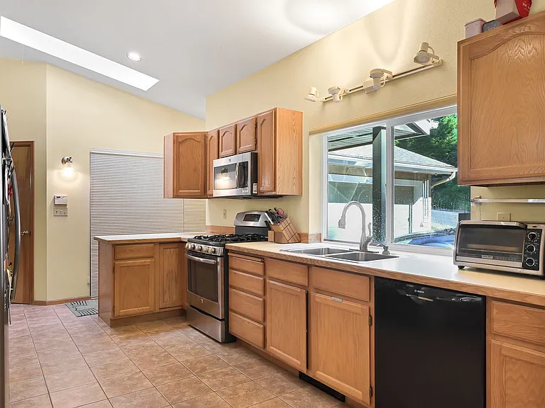 2 Holly View Way — Photo 9