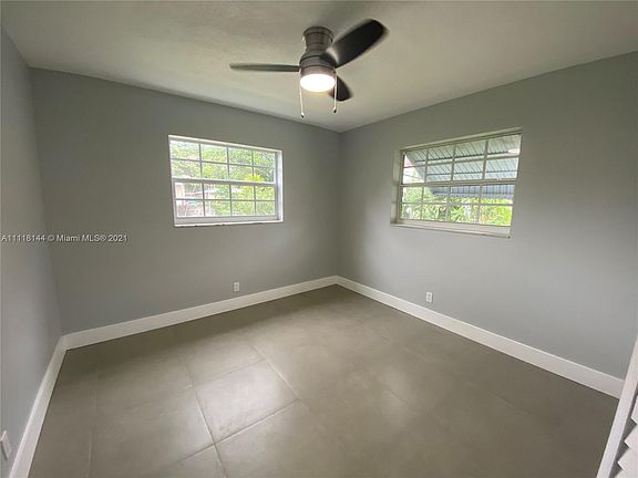 4th image of 2537 Hayes St #N