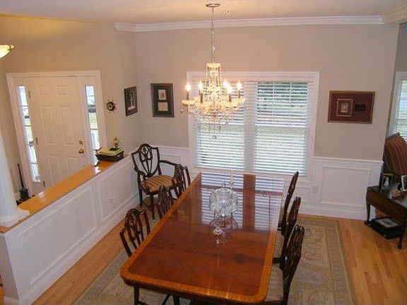 2nd image of 43 Lincoln Ln