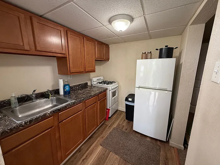 1603 Arlington Ave — Photo 3
