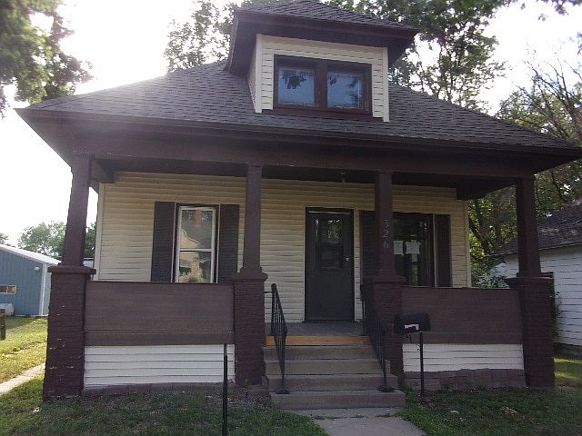 1st image of 326 4th Ave SE
