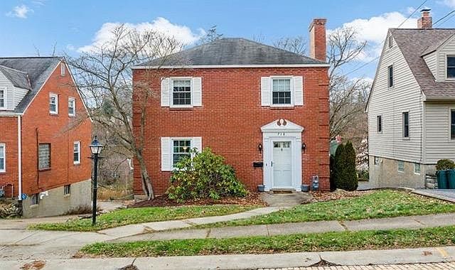 2nd image of 718 Rockwood Ave