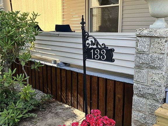 4th image of 133 Euclid Ave