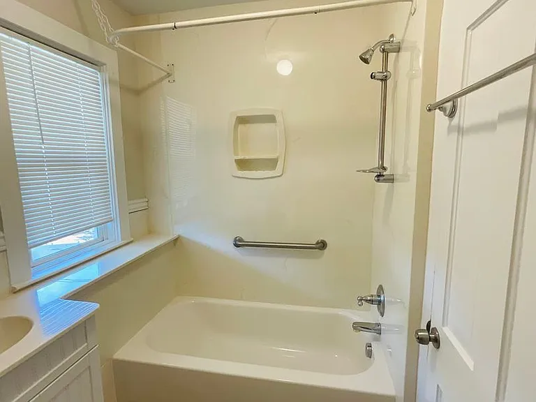 722 W Cucharras St — Photo 8