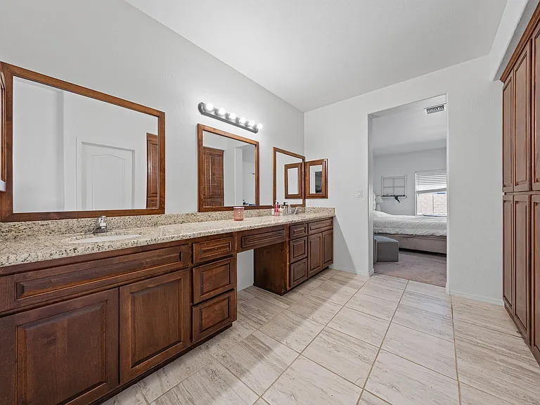 5904 E 45th Pl — Photo 32