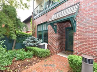 2010 E Windsor Pl, Milwaukee, WI 53202