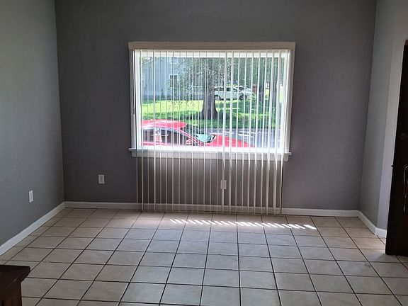 4th image of 629 Kent St #1