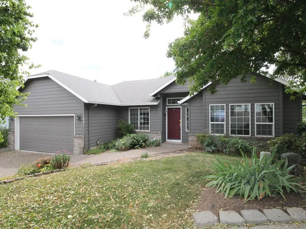 1041 SW Arrowhead Pl, Dundee, OR 97115
