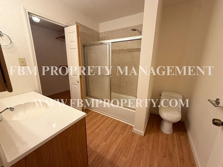 1005 S Carlton St — Photo 11