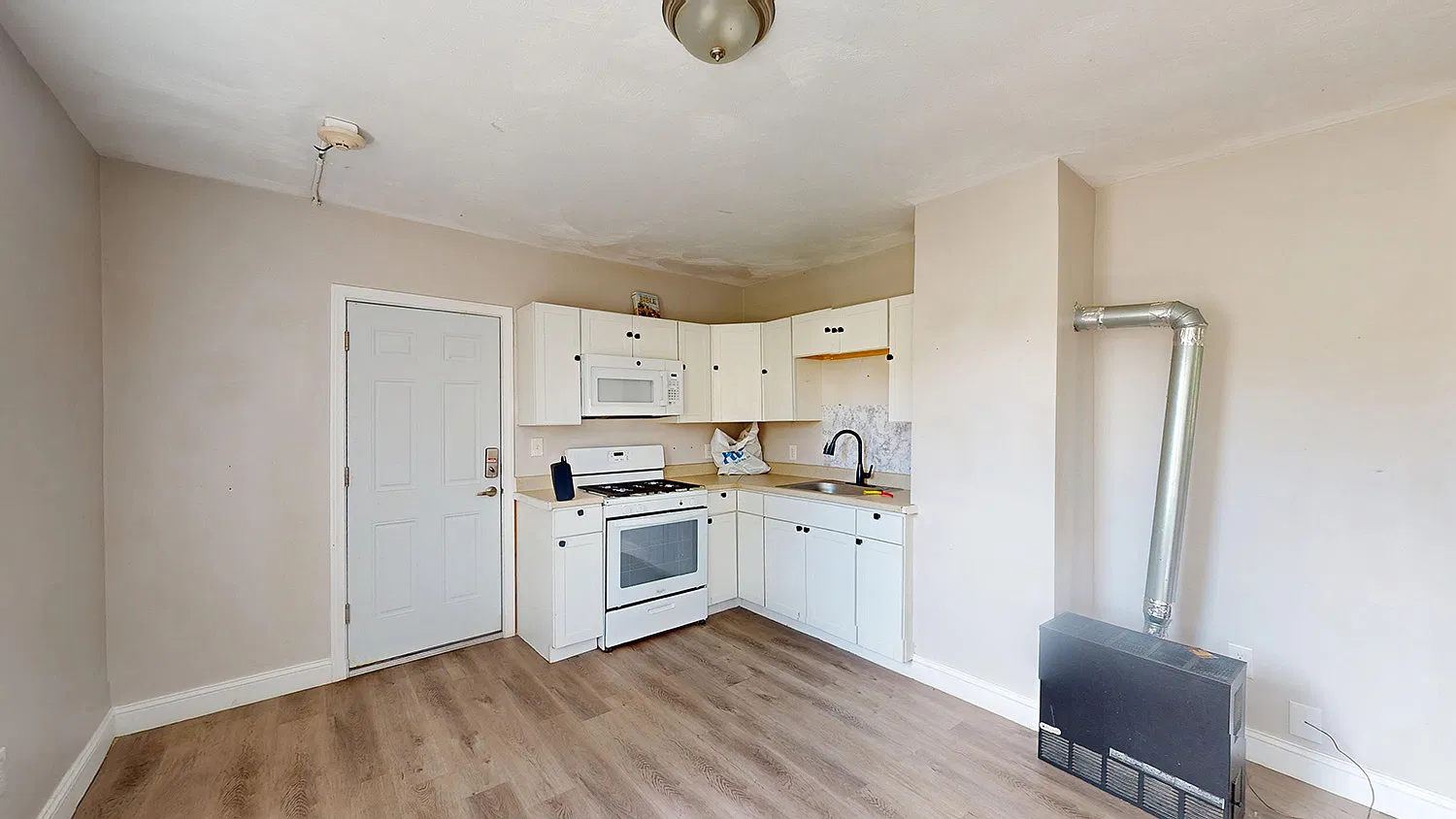2 bed, 687 sqft, $1,750 — Photo 2