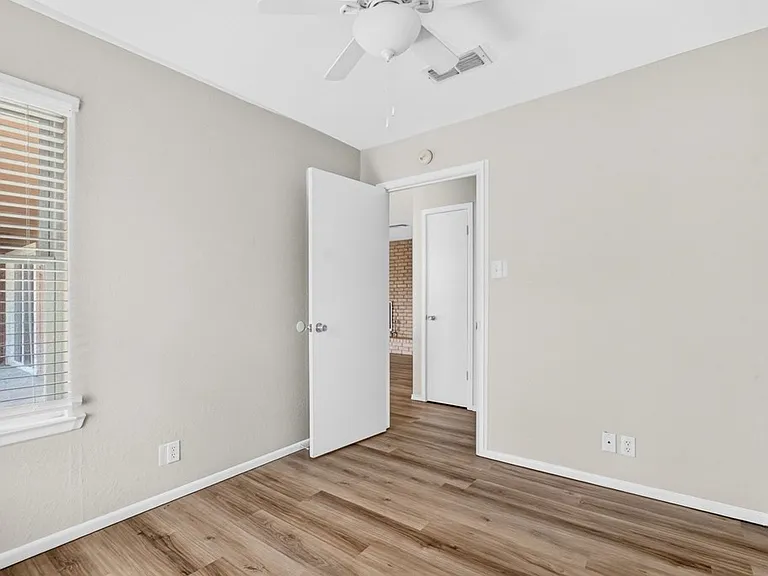 4319 Storey Ave #B — Photo 4