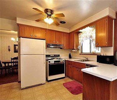 2nd image of 866 Cranbrook Dr