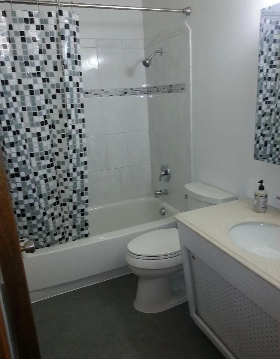 1804 Lakeway Drive — Photo 4