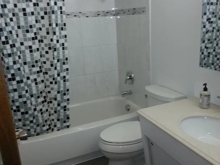 1804 Lakeway Dr — Photo 4