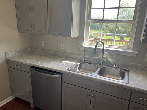 5th image of 1175 Gardendale Dr