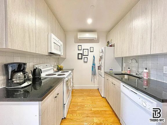 2nd image of 101 Humboldt St APT 2E