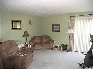 10881 Hobbit Ct #F, Painesville, OH 44077