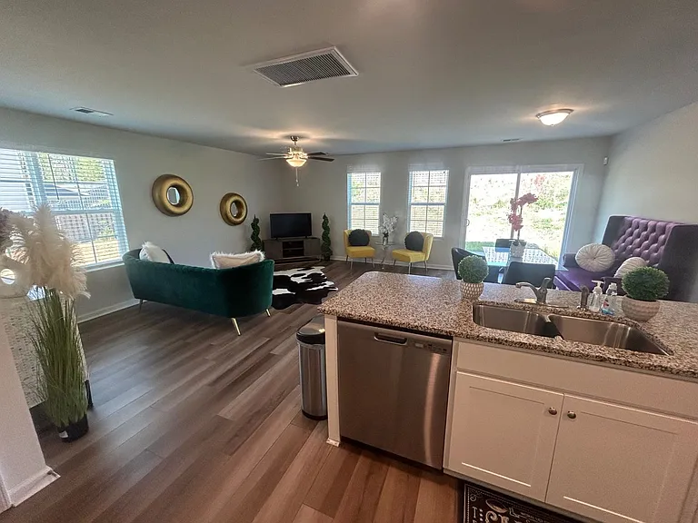 2769 Prince Charles Ct — Photo 11